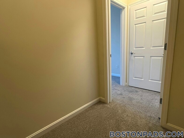 Building Photo - 311 Lowell St