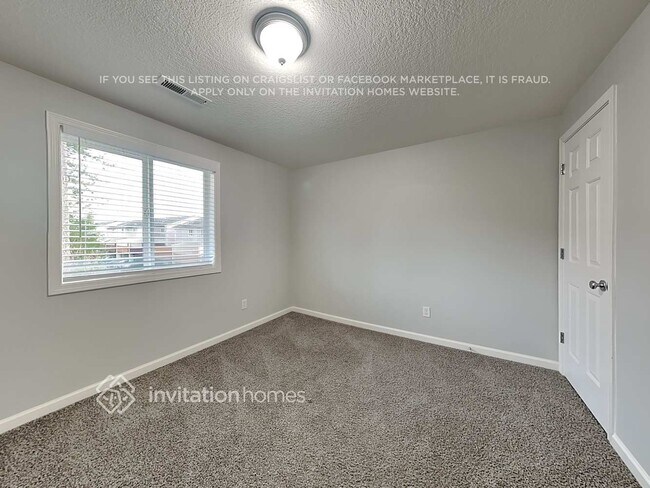 Building Photo - 3328 Kona St NE