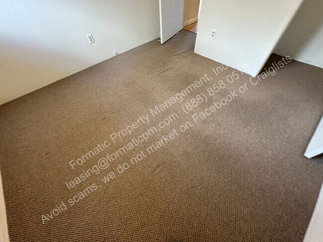 Building Photo - Charming Pet Friendly 2-Bedroom Home with ...