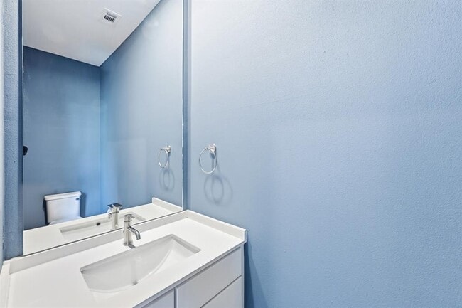 Building Photo - 5924 S Congress Ave