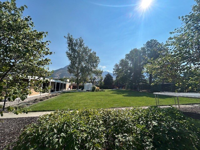 Building Photo - 2044 E Hedgewood Ct