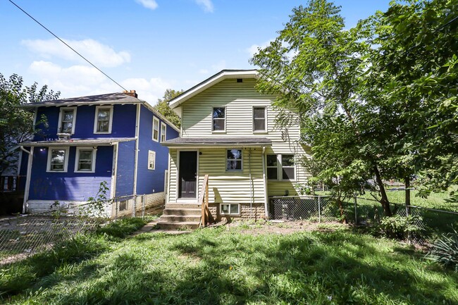 Building Photo - 450 S Terrace Ave