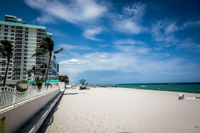 Building Photo - 3801 S Ocean Dr