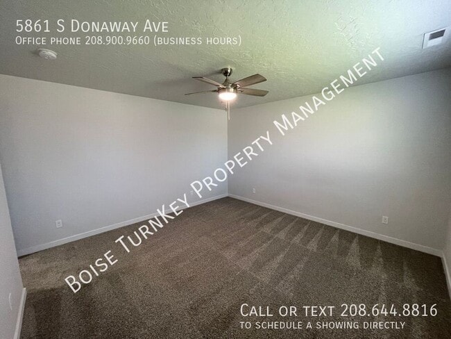 Building Photo - 5861 S Donaway Ave