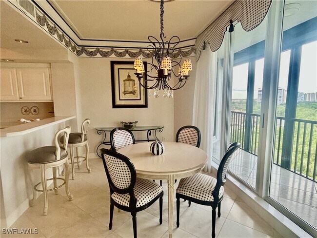 Building Photo - 8990 Bay Colony Dr