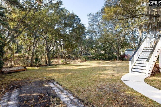 Building Photo - 669 Palisades Dr