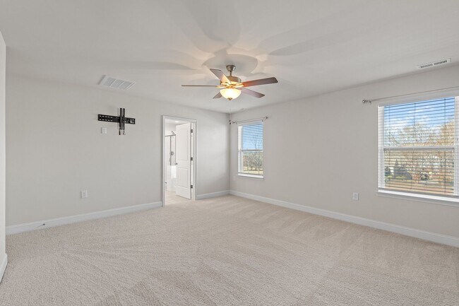 Building Photo - **Beautiful Wendell Home 3/2.5 W/ Fenced in Yard**