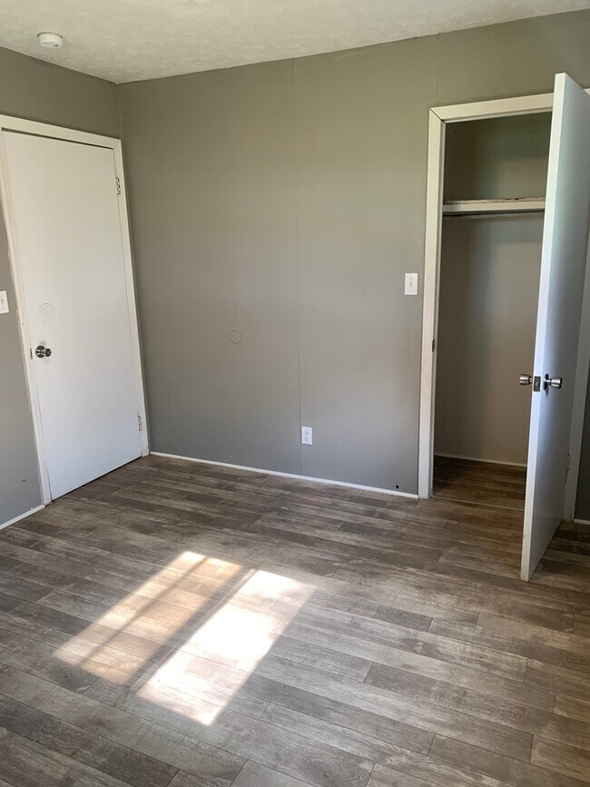 Building Photo - 1788-1788 W Grapevine Dr