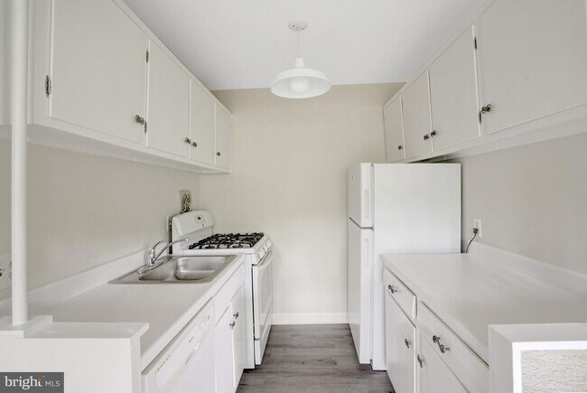 Building Photo - 7717 Donnybrook Ct