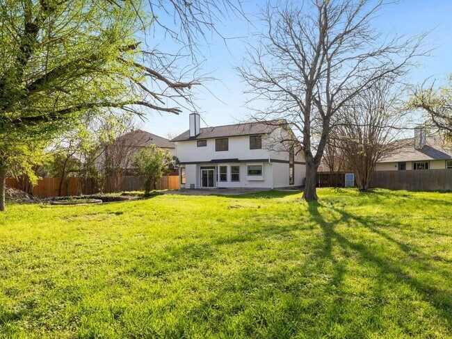Building Photo - 1805 White Oak Cove