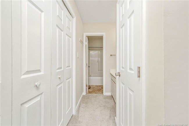 Building Photo - 1432 Rougemart Dr