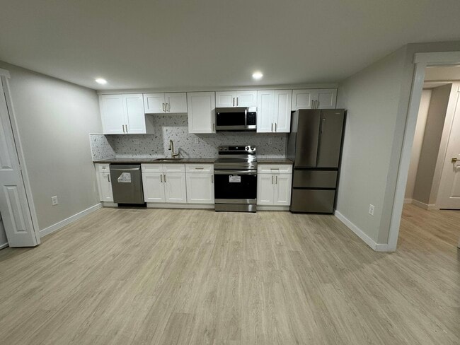 Building Photo - 2416 N Charles St