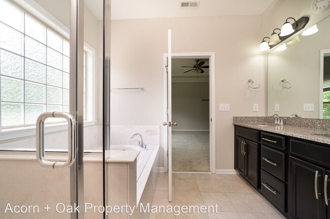 Building Photo - 6 br, 4.5 bath House - 358 Botan Way
