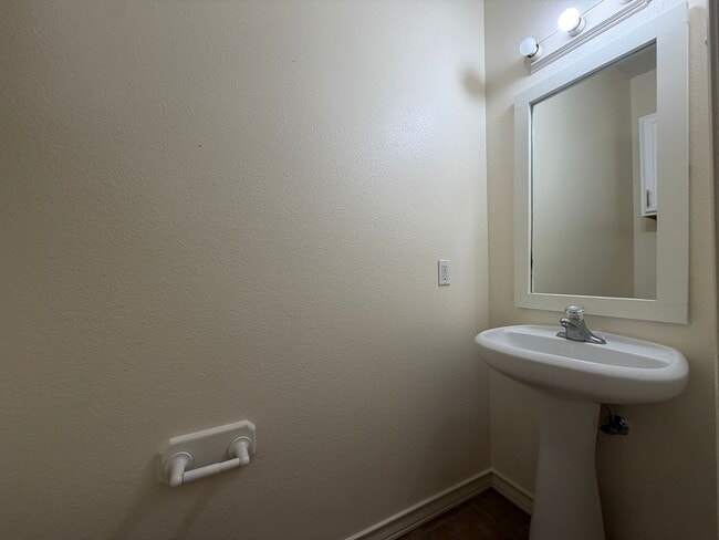 Building Photo - 14901 Windward Dr