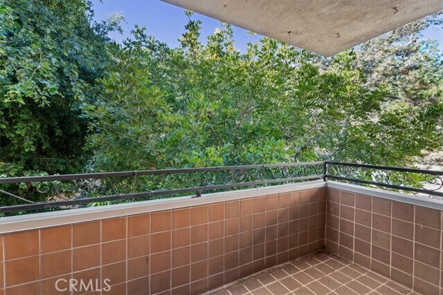 Building Photo - 6752 Hillpark Dr