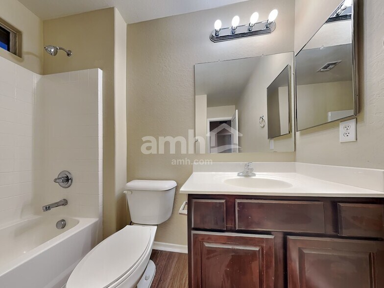 Building Photo - 3927 S Napa Ln