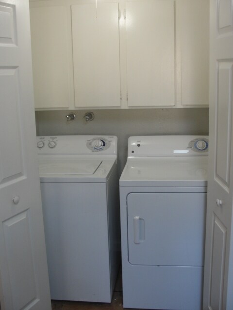 Washer & Dryer - 4595 N 17th Ave