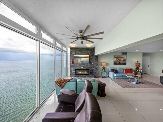Building Photo - 7200 Sunshine Skyway Ln S
