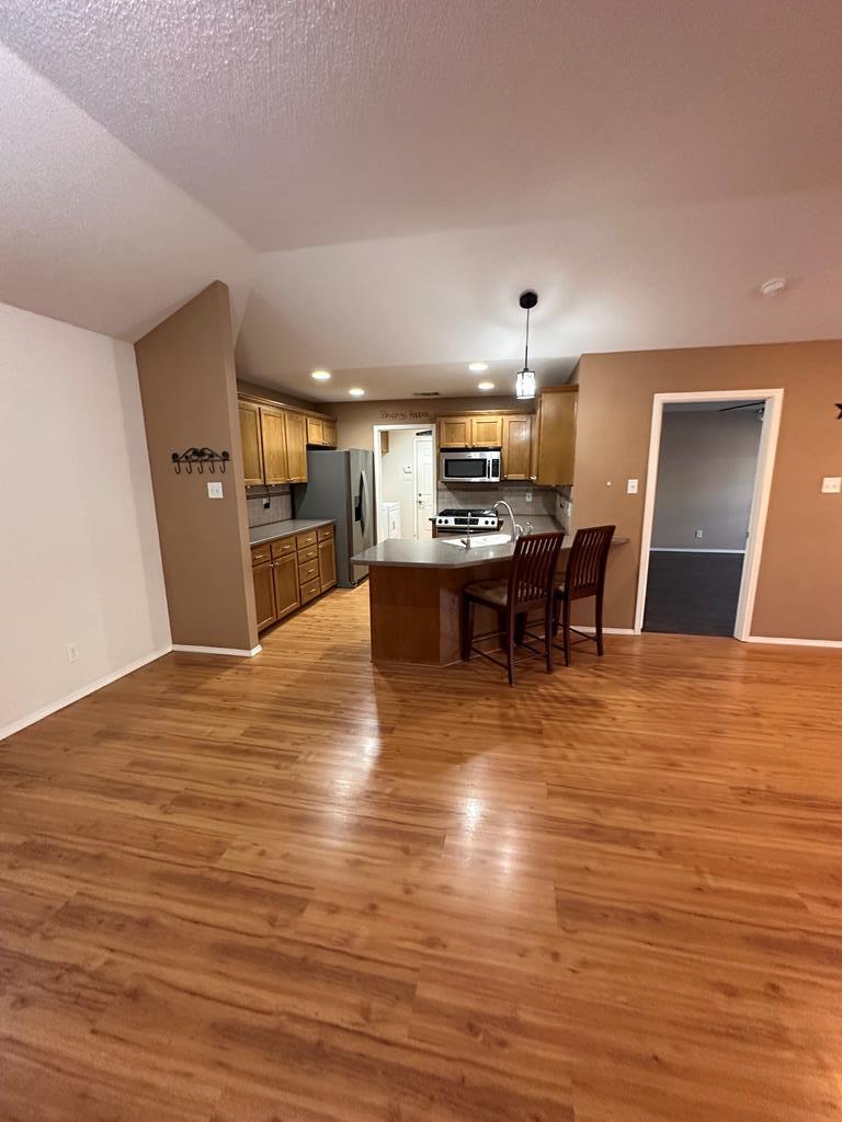 Building Photo - 4230 Green Meadow Dr