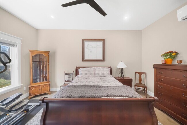 Building Photo - Fully Furnished | Asheville Area | 3–12 Month Leases Available