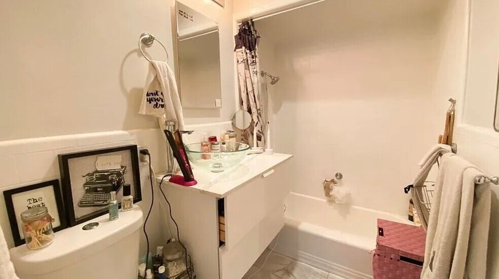 Building Photo - 1139 E Ocean Blvd