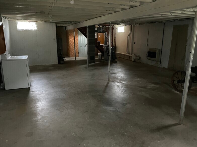 Building Photo - 60 Bloomingrove Dr