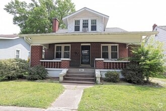 Building Photo - House Close To Campus!