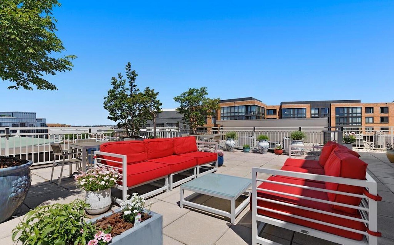 Rooftop Deck - 440 L St NW