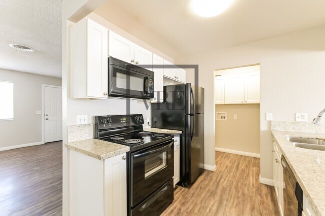Building Photo - 3352 Fico Ave