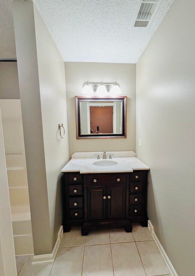 Building Photo - 1470 Estacada Way