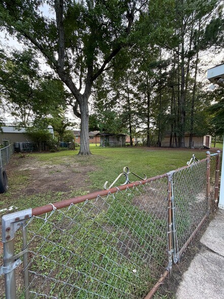 Building Photo - 107 Hartley Dr