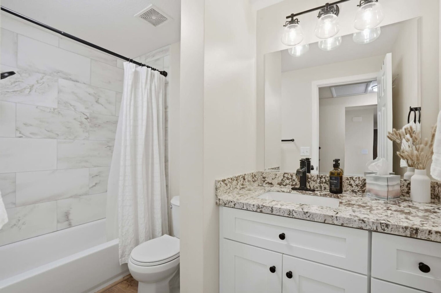 Building Photo - 3588 Bengal Blvd