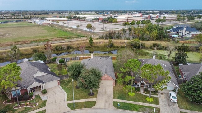 Building Photo - 10303 Stanbrook Dr