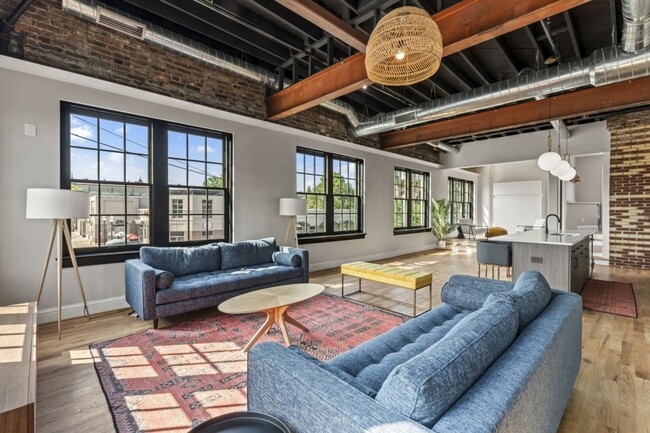 Primary Photo - Renovated Highland Loft sleeps 4!