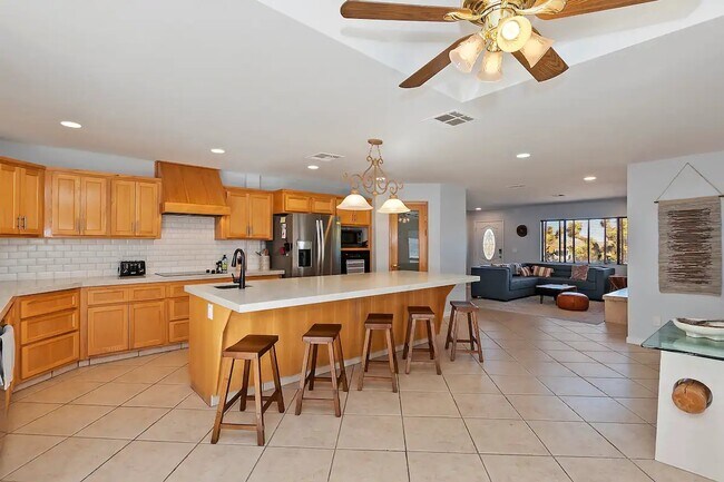 Building Photo - 58327 Bonanza Dr