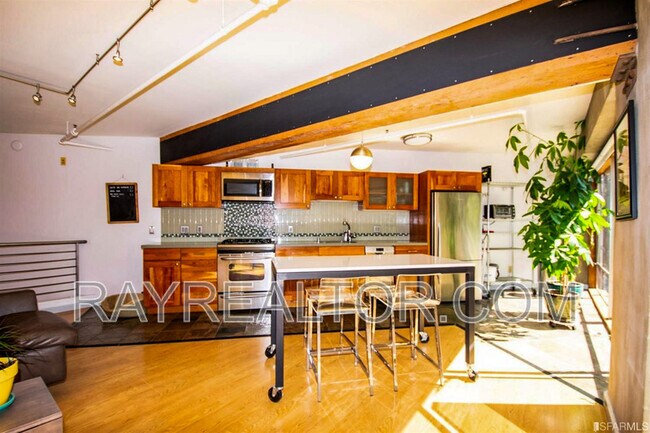 Building Photo - 18 Lansing St