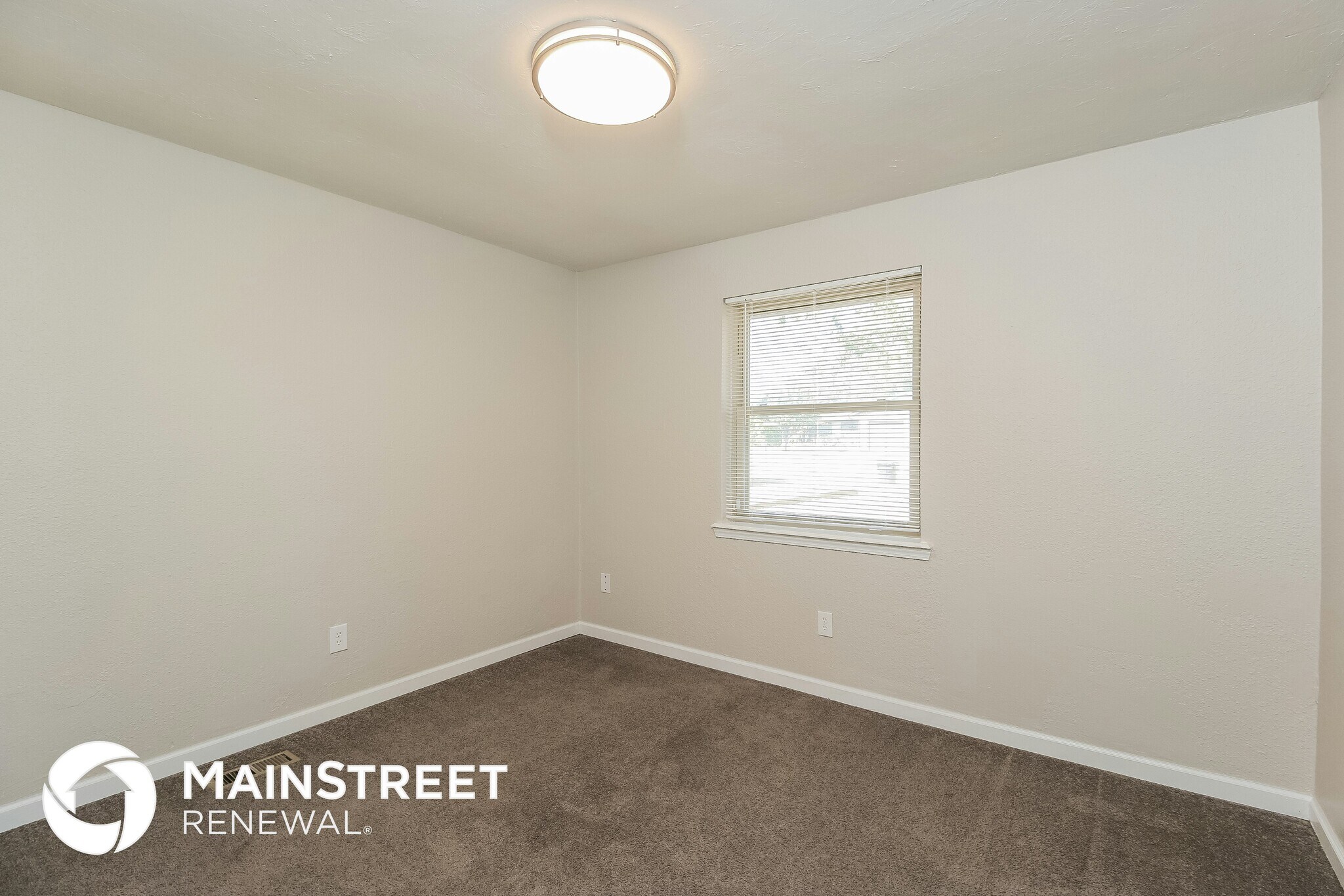 Building Photo - 8716 Tracy Dr