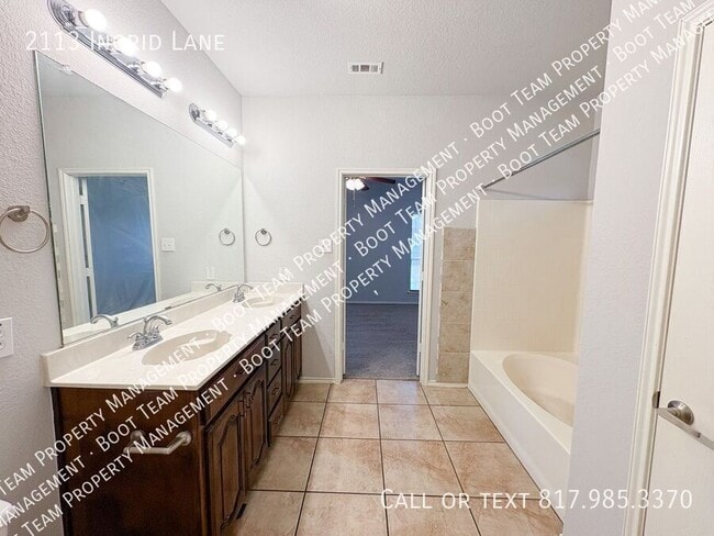 Building Photo - 2113 Ingrid Ln