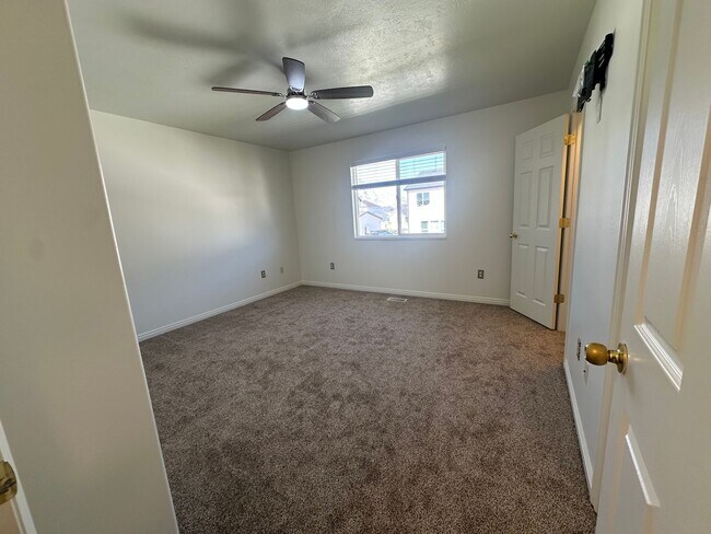 Building Photo - Freshly Painted, New Carpet Throughout - Home For Rent In Springville!!!