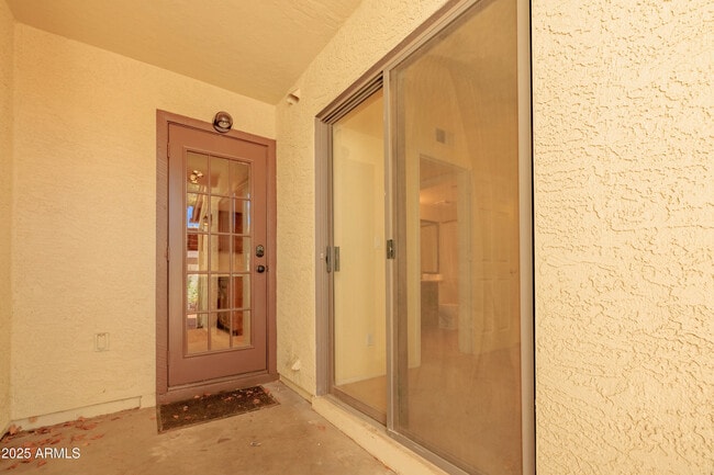 Building Photo - 170 E Guadalupe Rd