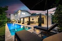 Building Photo - 1651 SW 13th Ave