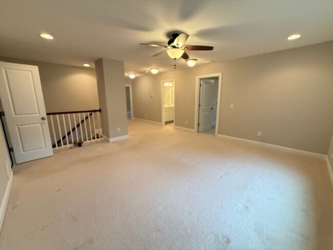 Building Photo - 4 Bedroom 3.5 Bath House in St. Johns Lake - Johns Island