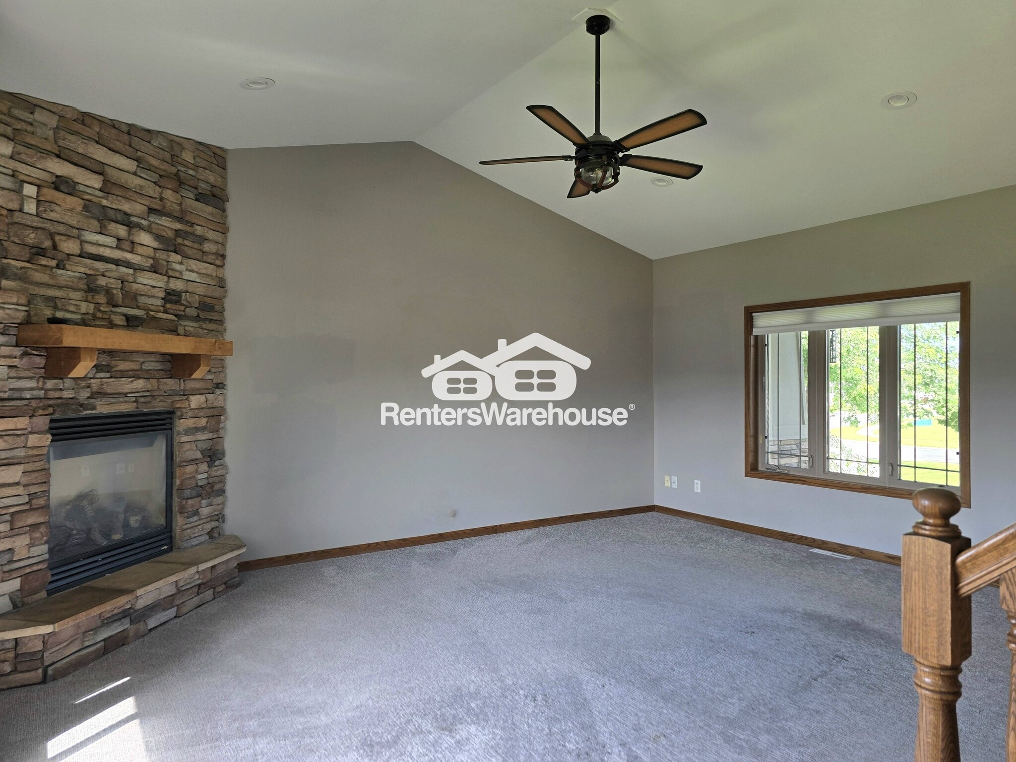 Building Photo - 930 Aspen Cir
