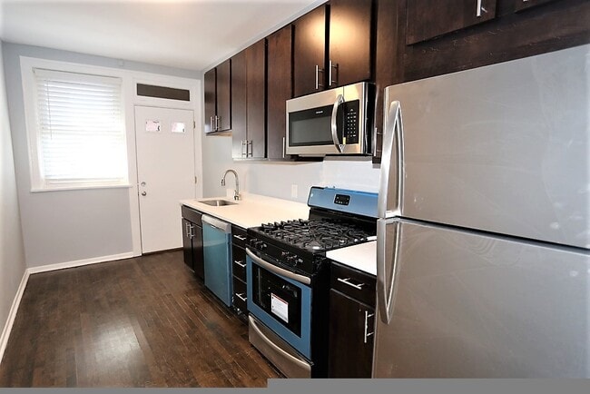 Primary Photo - 5306 N Ashland Ave