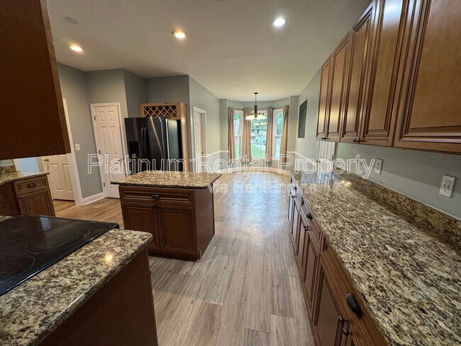 Building Photo - 1702 Stonegate Way SW