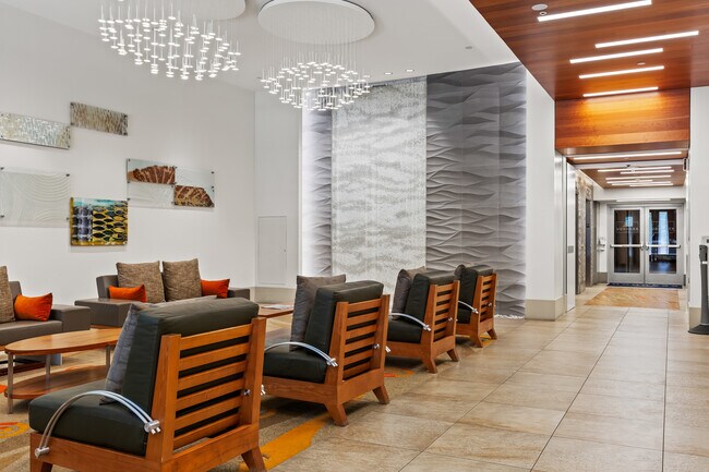 Building Photo - 555 South St