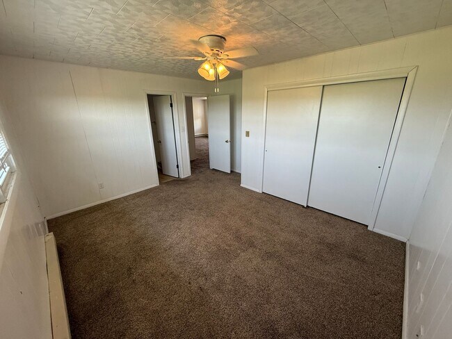 Building Photo - 204 Martin Ct