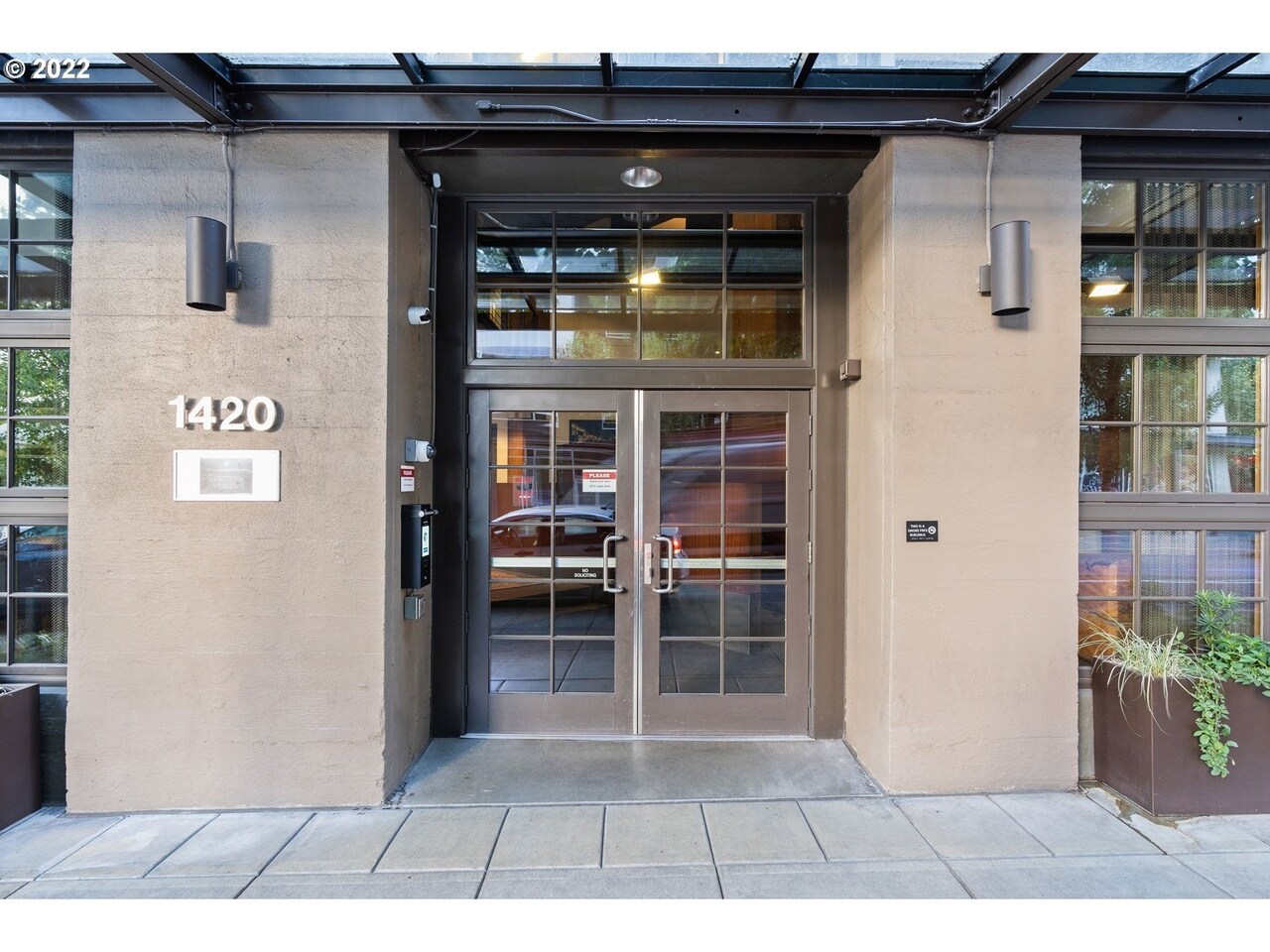 Building Photo - 1420 NW Lovejoy St