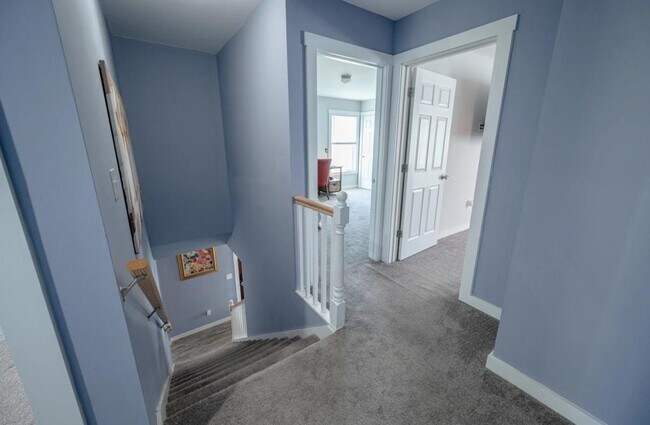 Building Photo - 422 S 7th St