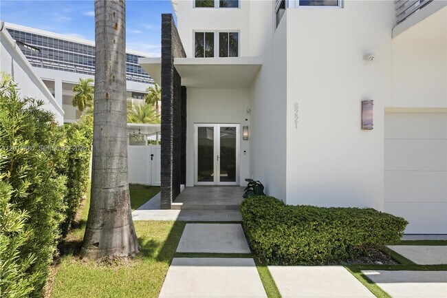 Building Photo - 8221 NW 34th St